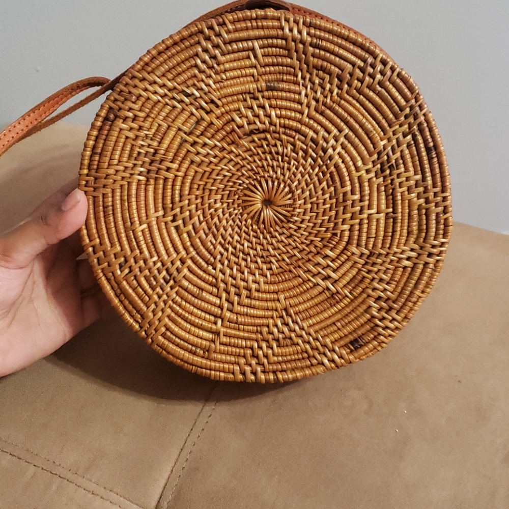 Rattan Crossbody Bag! Gem